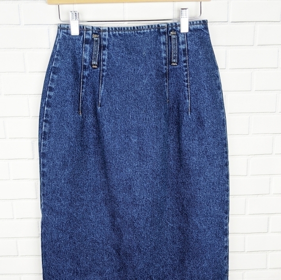 Squeeze Jeans Skirt Womens 9/10 Juniors Blue
Y2K midi Jean 90s mod school casual - Picture 5 of 6
